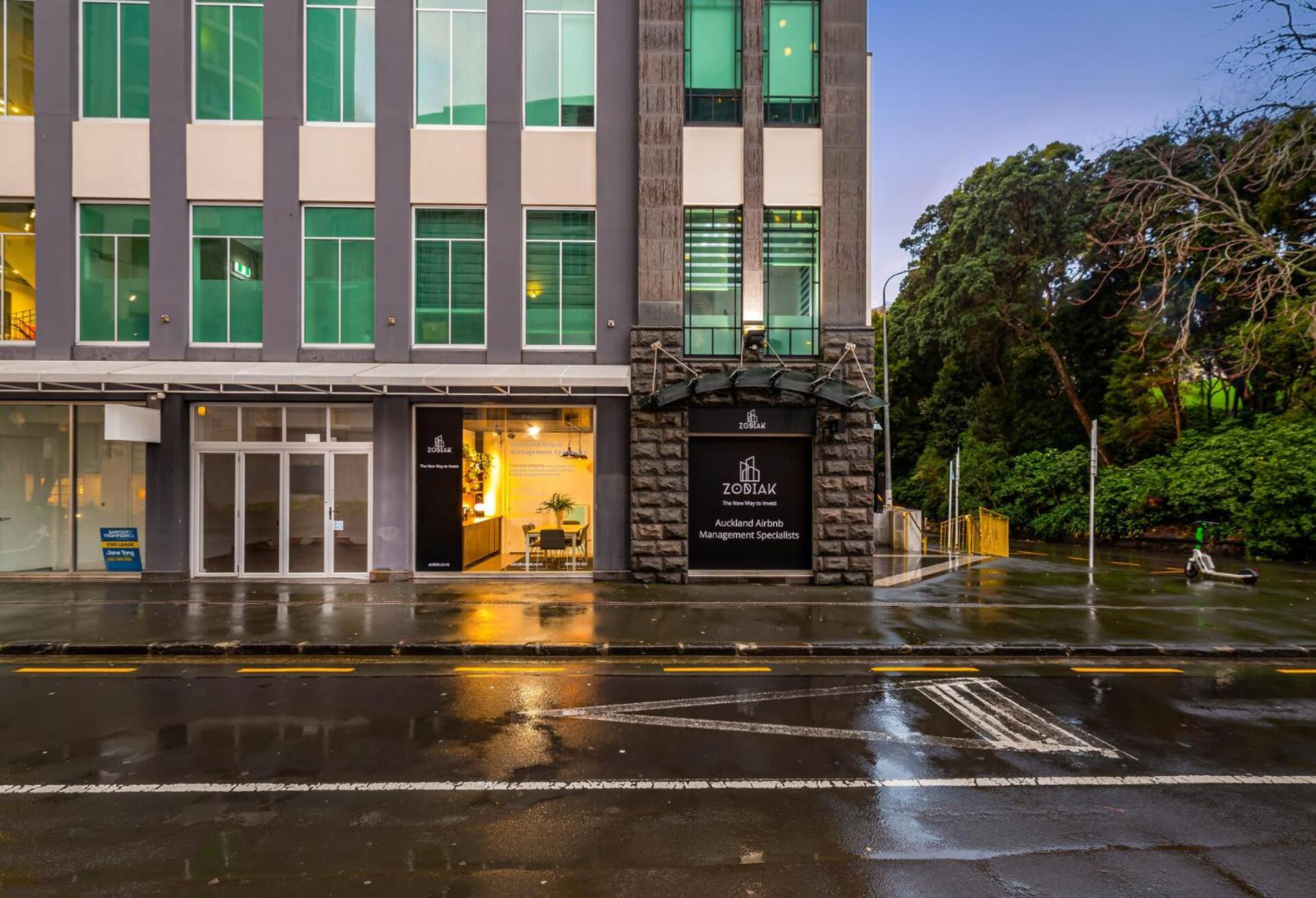 Eden Terrace Two Bedroom Free Parking Оукланд Екстериор снимка